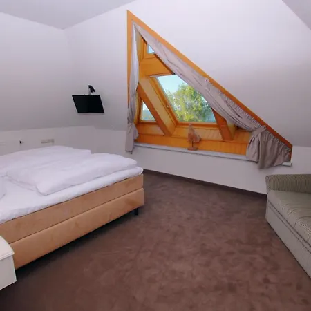 Wilhelmshöhe 4*
